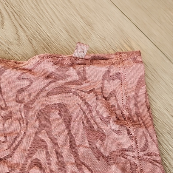 Lululemon Cates Tee Veil Sheer In Spiced Chai, Med *Holes - Read* - Picture 4 of 15